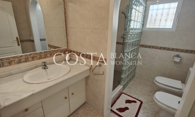 Herverkoop - Villa -
Orihuela Costa - La Zenia