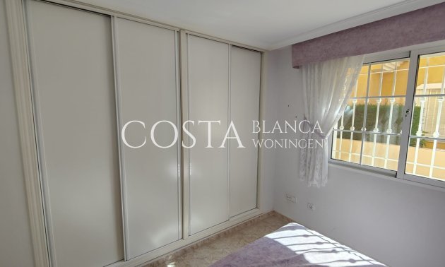 Herverkoop - Villa -
Orihuela Costa - La Zenia