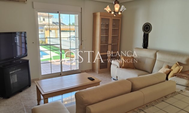 Herverkoop - Villa -
Orihuela Costa - La Zenia