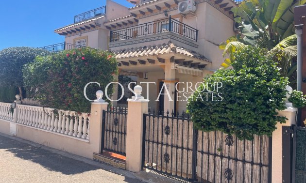 Wiederverkauf - House -
Orihuela Costa - La Regia