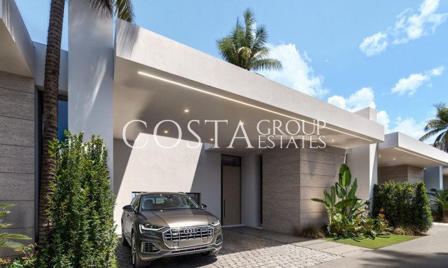 Neue Gebäude - Villa -
Caseres del Sol