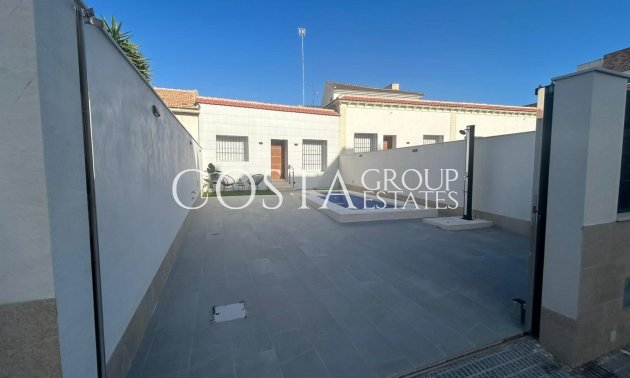 Neue Gebäude - Villa -
San Javier