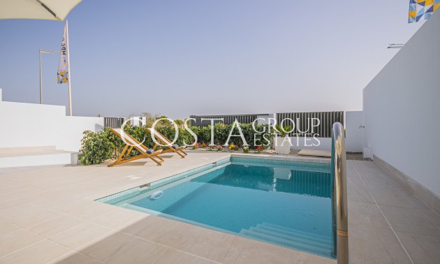 Nowy budynek - Willa -
Torrevieja