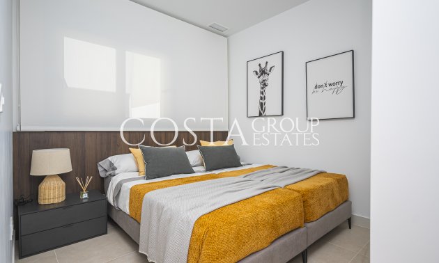 Nowy budynek - Willa -
Torrevieja
