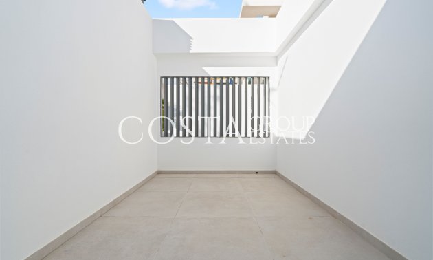Nowy budynek - Willa -
Benidorm