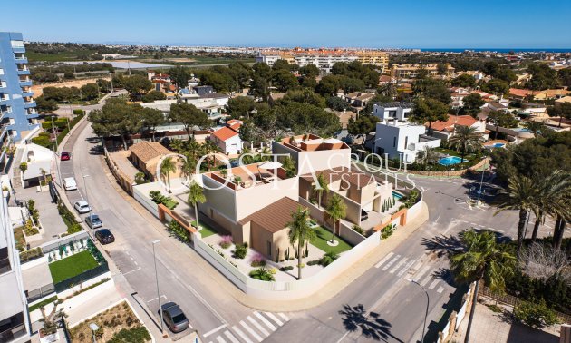 Nowy budynek - Willa -
Dehesa de Campoamor