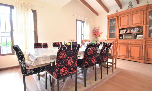Herverkoop - Villa -
Orihuela Costa - Villamartín