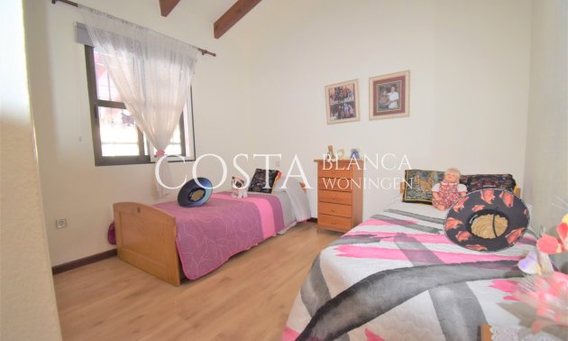 Herverkoop - Villa -
Orihuela Costa - Villamartín