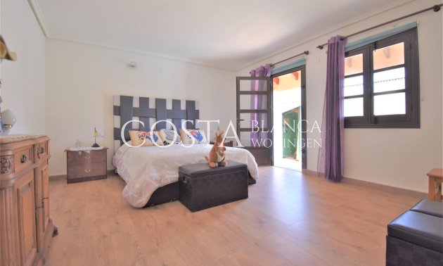 Herverkoop - Villa -
Orihuela Costa - Villamartín