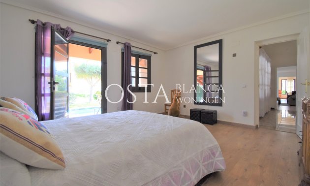 Herverkoop - Villa -
Orihuela Costa - Villamartín