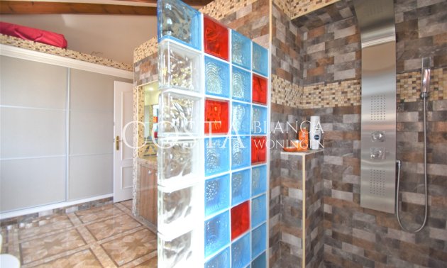 Herverkoop - Villa -
Orihuela Costa - Villamartín