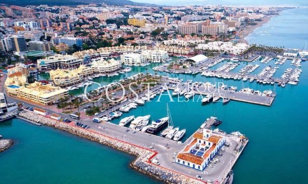 Neue Gebäude - Apartments -
Benalmádena - Puerto Marina