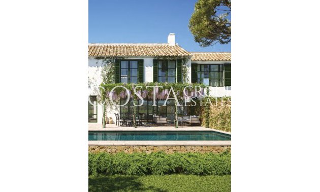 Nowy budynek - Willa -
Casares