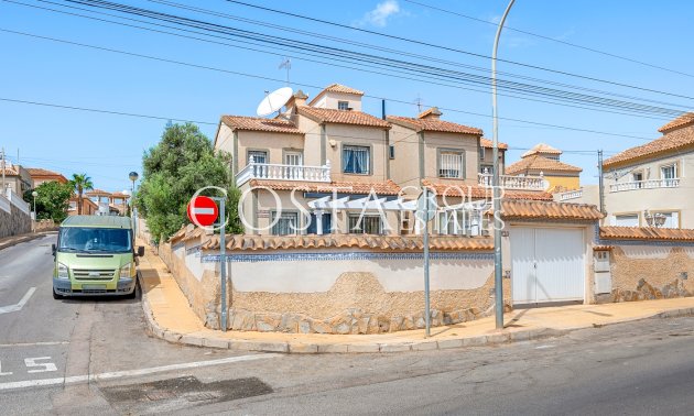 Herverkoop - Villa -
Orihuela Costa - El Galan