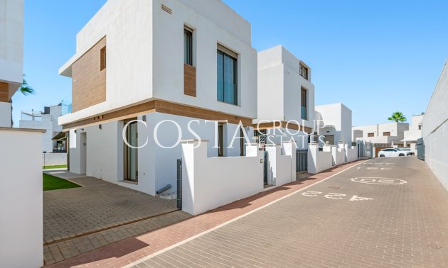 Herverkoop - Villa -
Orihuela Costa - Villamartín