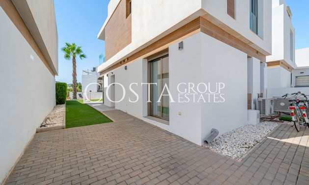 Herverkoop - Villa -
Orihuela Costa - Villamartín
