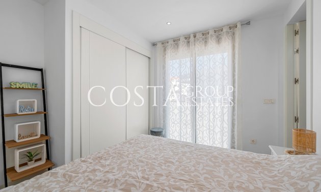 Herverkoop - Villa -
Orihuela Costa - Villamartín