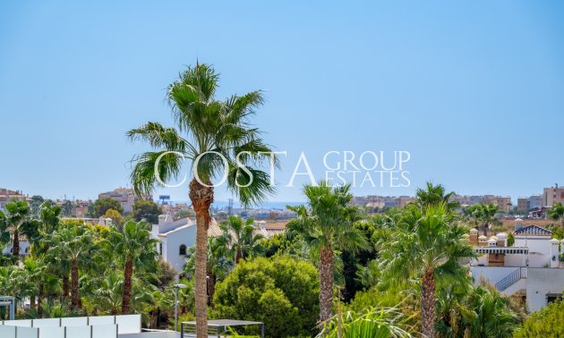 Herverkoop - Villa -
Orihuela Costa - Villamartín