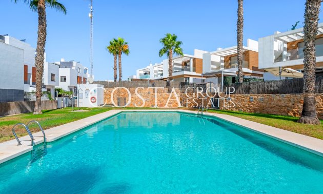 Herverkoop - Villa -
Orihuela Costa - Villamartín