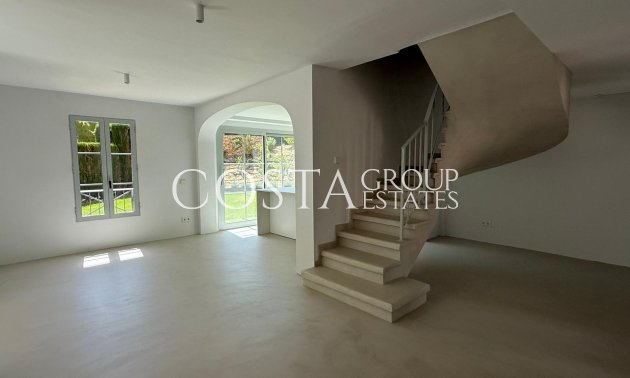 Neue Gebäude - Villa -
Golf Badia