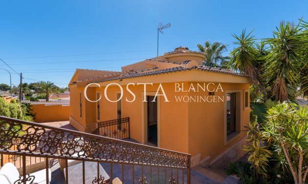Resale - Villa -
Ciudad Quesada
