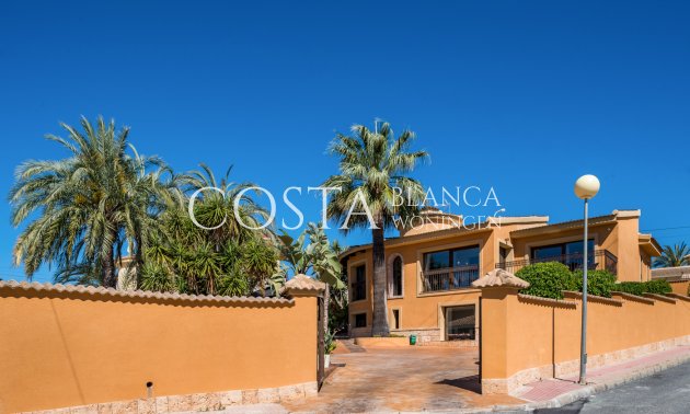 Resale - Villa -
Ciudad Quesada