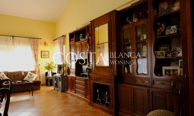 Resale - Villa -
Orihuela Costa - Orihuela