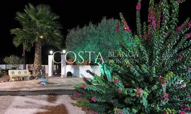 Resale - Villa -
Orihuela Costa - Orihuela