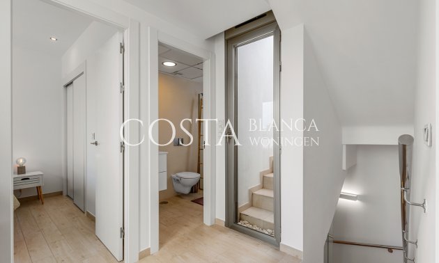 Herverkoop - Villa -
Orihuela Costa - Villamartín