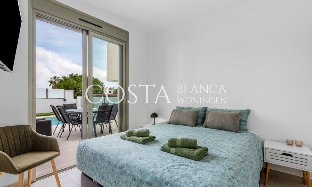 Herverkoop - Villa -
Orihuela Costa - Villamartín