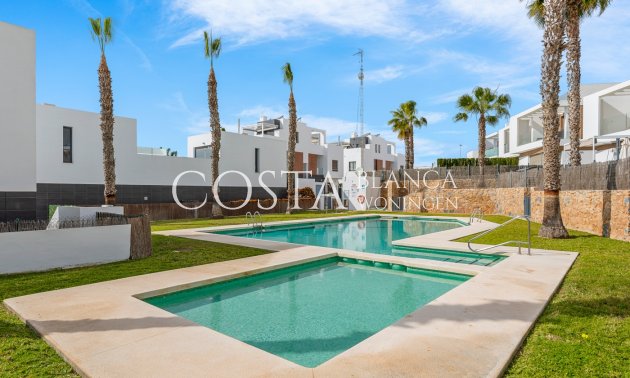 Herverkoop - Villa -
Orihuela Costa - Villamartín
