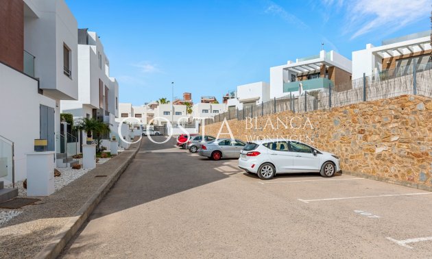 Herverkoop - Villa -
Orihuela Costa - Villamartín