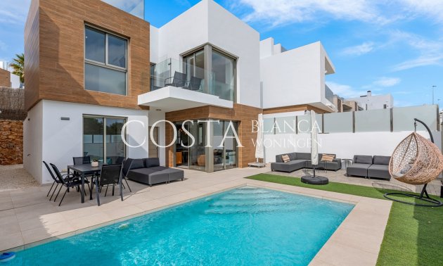 Herverkoop - Villa -
Orihuela Costa - Villamartín